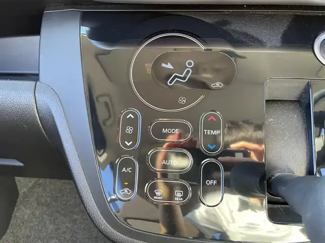 日産 デイズ ルークス ハイウェイスターX 岩手県 2019(令1)年 0.7万km プレミアムパープルP 純正/社外/SDナビ/AM/FM/CD/DVD/Bluetooth/フルセグTV/バックカメラ/アラウンドビューモニター/片側パワースライドドア/エマージェンシーブレーキ/横滑り防止装置/コーナーセンサー/アイドリングストップ/オートライト/オートハイビーム/LEDヘッドライト/フォグランプ/スマートキー/プッシュスタート/電動格納ミラー/社外14インチAW/純正フロアマット/ドアバイザー/保証書