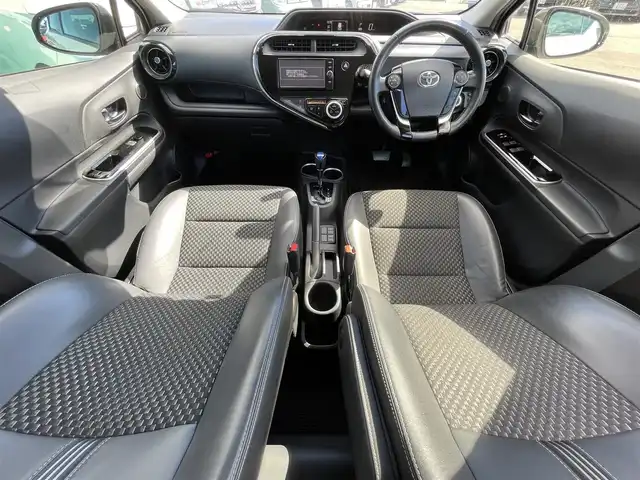 トヨタ アクア クロスオーバー 愛知県 2018(平30)年 7.9万km ホワイトパールクリスタルシャイン スマートキー/プッシュスタート/純正ナビ/バックカメラ/ビルトインETC/純正16インチAW/トヨタセーフティセンス/クリアランスソナー /オートライト/ドライブレコーダー/ハーフレザーシート/純正フロアマット/取説、保証書/スペアキー