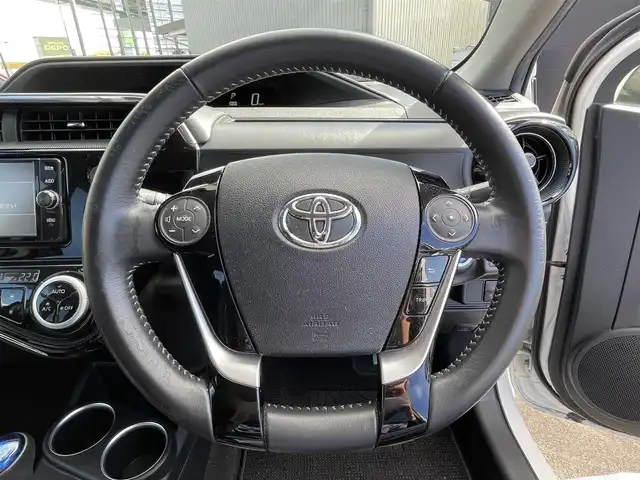 トヨタ アクア クロスオーバー 愛知県 2018(平30)年 7.9万km ホワイトパールクリスタルシャイン スマートキー/プッシュスタート/純正ナビ/バックカメラ/ビルトインETC/純正16インチAW/トヨタセーフティセンス/クリアランスソナー /オートライト/ドライブレコーダー/ハーフレザーシート/純正フロアマット/取説、保証書/スペアキー