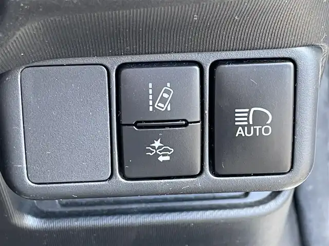 トヨタ アクア クロスオーバー 愛知県 2018(平30)年 7.9万km ホワイトパールクリスタルシャイン スマートキー/プッシュスタート/純正ナビ/バックカメラ/ビルトインETC/純正16インチAW/トヨタセーフティセンス/クリアランスソナー /オートライト/ドライブレコーダー/ハーフレザーシート/純正フロアマット/取説、保証書/スペアキー