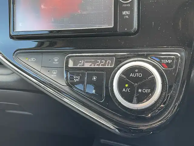 トヨタ アクア クロスオーバー 愛知県 2018(平30)年 7.9万km ホワイトパールクリスタルシャイン スマートキー/プッシュスタート/純正ナビ/バックカメラ/ビルトインETC/純正16インチAW/トヨタセーフティセンス/クリアランスソナー /オートライト/ドライブレコーダー/ハーフレザーシート/純正フロアマット/取説、保証書/スペアキー