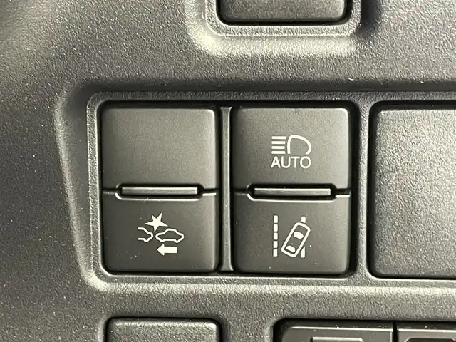 トヨタ ノア Si ダブルバイビーⅡ 埼玉県 2019(平31)年 4.1万km ブラック 純正１０インチナビ　バックカメラ　ビルトインＥＴＣ　前後ドライブレコーダー　セーフティセンス　クルーズコントロール　純正アルミホイール　スマートキー　オートハイビーム　ＬＥＤヘッドライト　地デジＴＶ