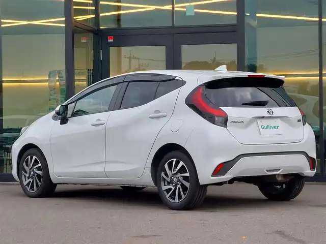 トヨタ アクア Z 東京都 2023(令5)年 0.8万km プラチナホワイトパールマイカ Toyota Safety Sense/・プリクラッシュセーフティ/・レーントレーシングアシスト/・オートマチックハイビーム/・レーダークルーズコントロール/・ブラインドスポットモニター/・クリアランスソナー/パノラミックビューモニター/プッシュスタート/純正10.5インチナビ/フルセグTV/ETC/100V電源/LEDヘッドライト/ドアバイザー/16インチ純正アルミホイール/スマートキー