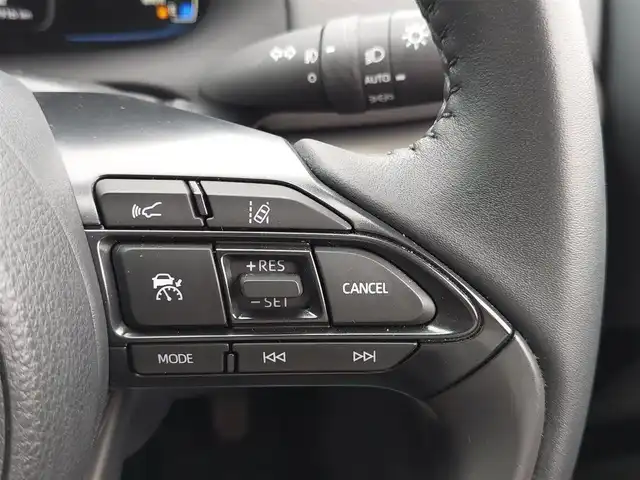 トヨタ アクア Z 東京都 2023(令5)年 0.8万km プラチナホワイトパールマイカ Toyota Safety Sense/・プリクラッシュセーフティ/・レーントレーシングアシスト/・オートマチックハイビーム/・レーダークルーズコントロール/・ブラインドスポットモニター/・クリアランスソナー/パノラミックビューモニター/プッシュスタート/純正10.5インチナビ/フルセグTV/ETC/100V電源/LEDヘッドライト/ドアバイザー/16インチ純正アルミホイール/スマートキー