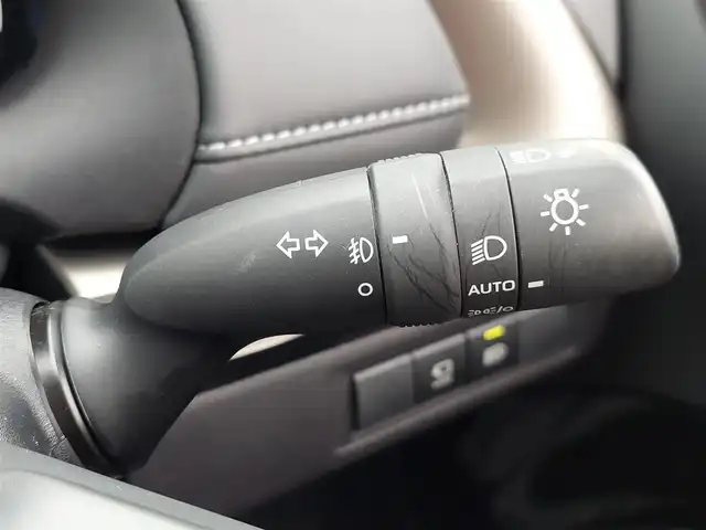 トヨタ アクア Z 東京都 2023(令5)年 0.8万km プラチナホワイトパールマイカ Toyota Safety Sense/・プリクラッシュセーフティ/・レーントレーシングアシスト/・オートマチックハイビーム/・レーダークルーズコントロール/・ブラインドスポットモニター/・クリアランスソナー/パノラミックビューモニター/プッシュスタート/純正10.5インチナビ/フルセグTV/ETC/100V電源/LEDヘッドライト/ドアバイザー/16インチ純正アルミホイール/スマートキー