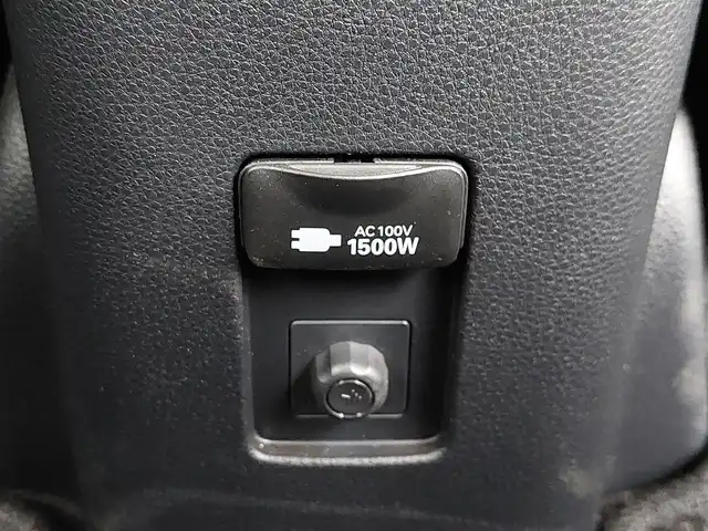 トヨタ アクア Z 東京都 2023(令5)年 0.8万km プラチナホワイトパールマイカ Toyota Safety Sense/・プリクラッシュセーフティ/・レーントレーシングアシスト/・オートマチックハイビーム/・レーダークルーズコントロール/・ブラインドスポットモニター/・クリアランスソナー/パノラミックビューモニター/プッシュスタート/純正10.5インチナビ/フルセグTV/ETC/100V電源/LEDヘッドライト/ドアバイザー/16インチ純正アルミホイール/スマートキー