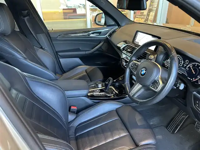ＢＭＷ Ｘ３ xDrive20d Mスポーツ 宮城県 2018(平30)年 4.4万km ゴールド BMW Individualボディカラー：サン・ストーン（C1N）/セレクトパッケージ/　・電動パノラマガラスサンルーフ/　・リヤサイドウインドーローラーブラインド/　・harman/kardonサラウンドサウンドシステム/ハイラインパッケージ/　・ランバーサポート（D/N席）/　・リヤシートヒーティング/　・ヴァーネスカレザーシート/　・ポプラグレーファインウッドインテリアトリム/アクティブクルーズコントロール/レーンキープアシスト/ブラインドスポットモニター/ヘッドアップディスプレイ/iDriveナビゲーションシステム/フルセグTV/トップビューカメラ/純正19インチAW/コンフォートアクセス/パワーバックドア