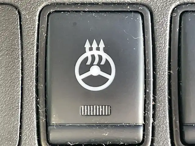 日産 セレナ e－パワー ハイウェイスター V 岡山県 2022(令4)年 5.1万km ブリリアントホワイトパール 登録時走行距離50276km/ALPINE11インチナビ/フルセグTV(AM/FM/CD/DVD/Bluetooth)/ALPINE12.8インチフリップダウンモニター/両側パワースライドドア/アラウンドビューモニター/ビルトインETC/ドライブレコーダー/インテリジェントルームミラー/プロパイロット/・インテリジェントクルーズコントロール/・車線逸脱防止支援システム/クリアランスソナー/衝突軽減ブレーキ/横滑り防止装置/オートマチックハイビーム/アイドリングストップ/D/N席シートヒーター/ステアリングヒーター/16インチ純正AW/社外フロアマット