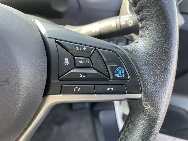 日産 セレナ e－パワー ハイウェイスター V 岡山県 2022(令4)年 5.1万km ブリリアントホワイトパール 登録時走行距離50276km/ALPINE11インチナビ/フルセグTV(AM/FM/CD/DVD/Bluetooth)/ALPINE12.8インチフリップダウンモニター/両側パワースライドドア/アラウンドビューモニター/ビルトインETC/ドライブレコーダー/インテリジェントルームミラー/プロパイロット/・インテリジェントクルーズコントロール/・車線逸脱防止支援システム/クリアランスソナー/衝突軽減ブレーキ/横滑り防止装置/オートマチックハイビーム/アイドリングストップ/D/N席シートヒーター/ステアリングヒーター/16インチ純正AW/社外フロアマット