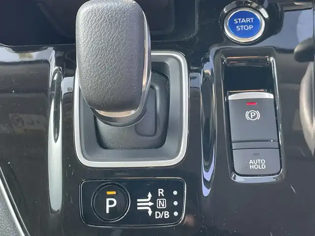 日産 セレナ e－パワー ハイウェイスター V 岡山県 2022(令4)年 5.1万km ブリリアントホワイトパール 登録時走行距離50276km/ALPINE11インチナビ/フルセグTV(AM/FM/CD/DVD/Bluetooth)/ALPINE12.8インチフリップダウンモニター/両側パワースライドドア/アラウンドビューモニター/ビルトインETC/ドライブレコーダー/インテリジェントルームミラー/プロパイロット/・インテリジェントクルーズコントロール/・車線逸脱防止支援システム/クリアランスソナー/衝突軽減ブレーキ/横滑り防止装置/オートマチックハイビーム/アイドリングストップ/D/N席シートヒーター/ステアリングヒーター/16インチ純正AW/社外フロアマット