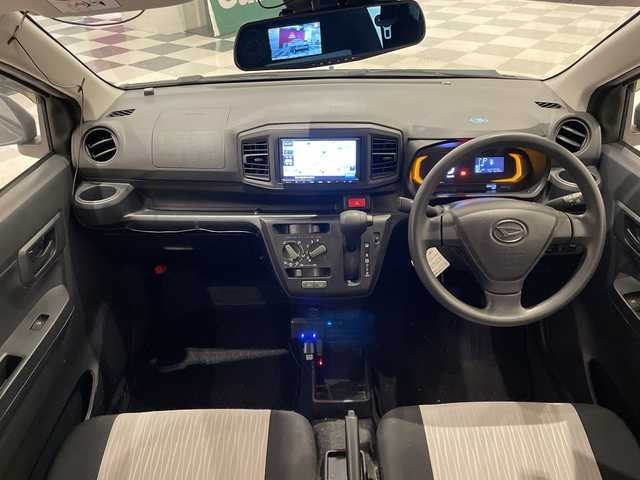 ダイハツ ミラ イース L SAⅢ 福井県 2020(令2)年 4.3万km ブラックマイカメタリック ストラーダ７インチメモリーナビ/ワンセグTV/CD/BT/スマートアシストIII/・衝突回避支援ブレーキ/・オートハイビーム/・コーナーセンサー/盗難防止装置/ETC/ミラー一体型ドライブレコーダー/社外AW付スタッドレスタイヤ車載/社外フロアマット