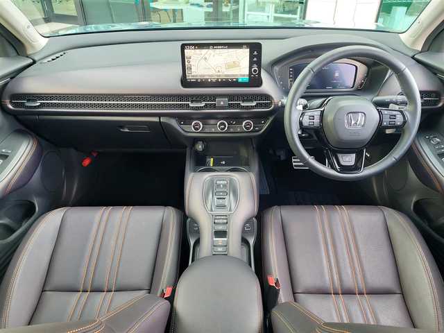 ホンダ ＺＲ－Ｖ ハイブリッド e:HEV Z 東京都 2024(令6)年 0.3万km 緑 純正ナビ/マルチビューカメラシステム/ドライブレコーダー/ビルトインETC/BOSEプレミアムサウンドシステム/レザーシート/パワーシート/シートヒーター/ステアリングヒーター/パドルシフト/Honda　SENSING/・衝突軽減ブレーキ/・誤発進抑制機能/・路外逸脱抑制機能/・アダプティブクルーズコントロール/・車線維持支援システム/・ブラインドスポットモニター