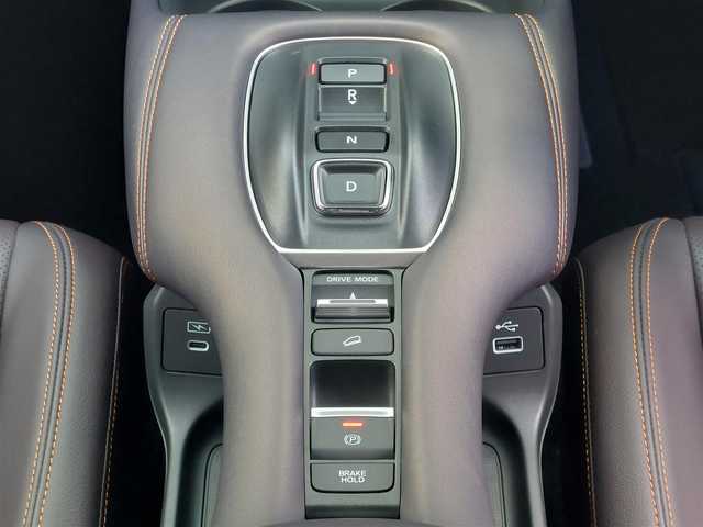 ホンダ ＺＲ－Ｖ ハイブリッド e:HEV Z 東京都 2024(令6)年 0.3万km 緑 純正ナビ/マルチビューカメラシステム/ドライブレコーダー/ビルトインETC/BOSEプレミアムサウンドシステム/レザーシート/パワーシート/シートヒーター/ステアリングヒーター/パドルシフト/Honda　SENSING/・衝突軽減ブレーキ/・誤発進抑制機能/・路外逸脱抑制機能/・アダプティブクルーズコントロール/・車線維持支援システム/・ブラインドスポットモニター