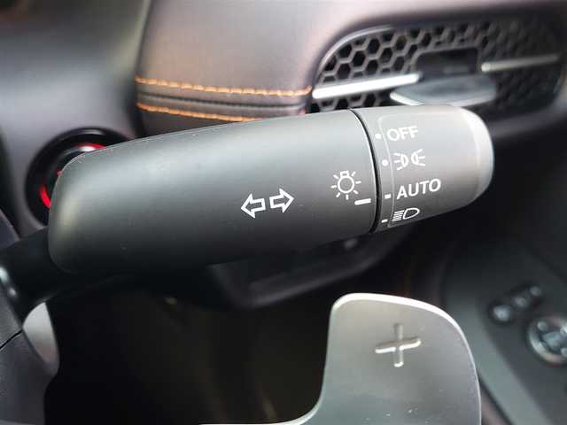 ホンダ ＺＲ－Ｖ ハイブリッド e:HEV Z 東京都 2024(令6)年 0.3万km 緑 純正ナビ/マルチビューカメラシステム/ドライブレコーダー/ビルトインETC/BOSEプレミアムサウンドシステム/レザーシート/パワーシート/シートヒーター/ステアリングヒーター/パドルシフト/Honda　SENSING/・衝突軽減ブレーキ/・誤発進抑制機能/・路外逸脱抑制機能/・アダプティブクルーズコントロール/・車線維持支援システム/・ブラインドスポットモニター