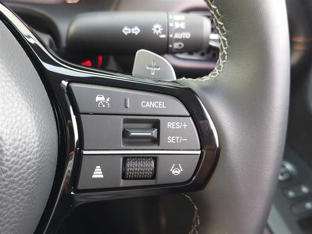 ホンダ ＺＲ－Ｖ ハイブリッド e:HEV Z 東京都 2024(令6)年 0.3万km 緑 純正ナビ/マルチビューカメラシステム/ドライブレコーダー/ビルトインETC/BOSEプレミアムサウンドシステム/レザーシート/パワーシート/シートヒーター/ステアリングヒーター/パドルシフト/Honda　SENSING/・衝突軽減ブレーキ/・誤発進抑制機能/・路外逸脱抑制機能/・アダプティブクルーズコントロール/・車線維持支援システム/・ブラインドスポットモニター