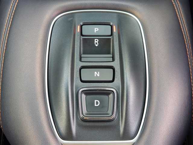 ホンダ ＺＲ－Ｖ ハイブリッド e:HEV Z 東京都 2024(令6)年 0.3万km 緑 純正ナビ/マルチビューカメラシステム/ドライブレコーダー/ビルトインETC/BOSEプレミアムサウンドシステム/レザーシート/パワーシート/シートヒーター/ステアリングヒーター/パドルシフト/Honda　SENSING/・衝突軽減ブレーキ/・誤発進抑制機能/・路外逸脱抑制機能/・アダプティブクルーズコントロール/・車線維持支援システム/・ブラインドスポットモニター