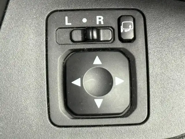 日産 デイズ ルークス ハイウェイスターX 愛知県 2015(平27)年 3.8万km スパークリングレッドM SDナビ/アラウンドビューモニター/パワースライドドア/ETC/ドライブレコーダー/オートライト/電動格納ミラー/純正14インチアルミホイール/ステアリングスイッチ/純正フロアマット/ロールサンシェード/LEDヘッドライト/プッシュスタート/スマートキー