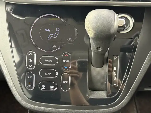 日産 デイズ ルークス ハイウェイスターX 愛知県 2015(平27)年 3.8万km スパークリングレッドM SDナビ/アラウンドビューモニター/パワースライドドア/ETC/ドライブレコーダー/オートライト/電動格納ミラー/純正14インチアルミホイール/ステアリングスイッチ/純正フロアマット/ロールサンシェード/LEDヘッドライト/プッシュスタート/スマートキー