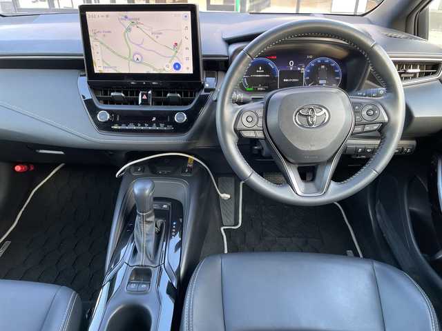 トヨタ カローラツーリング ハイブリッド ダブルバイビー 大阪府 2023(令5)年 4.2万km アティチュードブラックマイカ/プラチナホワイトパールマイカ トヨタセーフティセンス　/純正ディスプレイオーディオ　/　フルセグＴＶ／ＨＤＭＩ／ＵＳＢ／/　ａｐｐｌｅｃａｒｐｌａｙ　テレビキャンセラー　/バックカメラ　/追従型クルーズコントロール　/ＢＳＭ /シートヒーター/ステアリングヒーター/HUD/置き型充電スポット/ビルトインETC２．０/コーナーセンサー/ウィンドシールドデアイサー/SOSコール