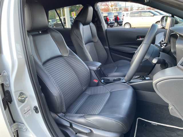 トヨタ カローラツーリング ハイブリッド ダブルバイビー 大阪府 2023(令5)年 4.2万km アティチュードブラックマイカ/プラチナホワイトパールマイカ トヨタセーフティセンス　/純正ディスプレイオーディオ　/　フルセグＴＶ／ＨＤＭＩ／ＵＳＢ／/　ａｐｐｌｅｃａｒｐｌａｙ　テレビキャンセラー　/バックカメラ　/追従型クルーズコントロール　/ＢＳＭ /シートヒーター/ステアリングヒーター/HUD/置き型充電スポット/ビルトインETC２．０/コーナーセンサー/ウィンドシールドデアイサー/SOSコール