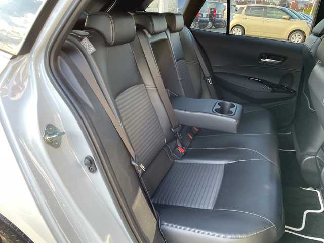 トヨタ カローラツーリング ハイブリッド ダブルバイビー 大阪府 2023(令5)年 4.2万km アティチュードブラックマイカ/プラチナホワイトパールマイカ トヨタセーフティセンス　/純正ディスプレイオーディオ　/　フルセグＴＶ／ＨＤＭＩ／ＵＳＢ／/　ａｐｐｌｅｃａｒｐｌａｙ　テレビキャンセラー　/バックカメラ　/追従型クルーズコントロール　/ＢＳＭ /シートヒーター/ステアリングヒーター/HUD/置き型充電スポット/ビルトインETC２．０/コーナーセンサー/ウィンドシールドデアイサー/SOSコール