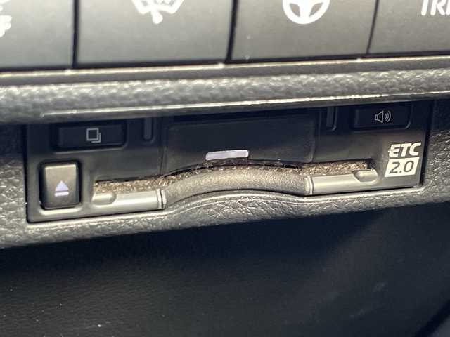 トヨタ カローラツーリング ハイブリッド ダブルバイビー 大阪府 2023(令5)年 4.2万km アティチュードブラックマイカ/プラチナホワイトパールマイカ トヨタセーフティセンス　/純正ディスプレイオーディオ　/　フルセグＴＶ／ＨＤＭＩ／ＵＳＢ／/　ａｐｐｌｅｃａｒｐｌａｙ　テレビキャンセラー　/バックカメラ　/追従型クルーズコントロール　/ＢＳＭ /シートヒーター/ステアリングヒーター/HUD/置き型充電スポット/ビルトインETC２．０/コーナーセンサー/ウィンドシールドデアイサー/SOSコール