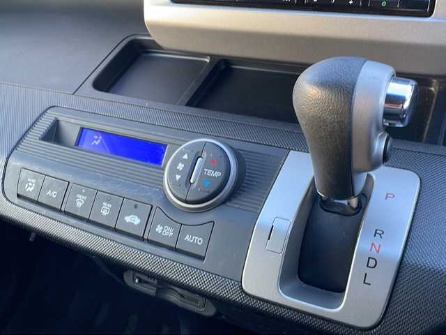 ホンダ フリード G プレミアムエディション 徳島県 2016(平28)年 4.1万km ホワイトオーキッドパール 純正7インチSDナビ/（Bluetooth/フルセグ/CD/DVD）/バックカメラ/純正フリップダウンモニター/両側パワースライドドア/クルーズコントロール/黒半革シート/HIDヘッドライト/オートライト/ビルトインETC/純正フロアマット/電格ミラー/ドアバイザー/スマートキー