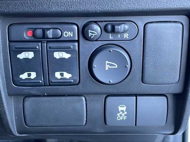 ホンダ フリード G プレミアムエディション 徳島県 2016(平28)年 4.1万km ホワイトオーキッドパール 純正7インチSDナビ/（Bluetooth/フルセグ/CD/DVD）/バックカメラ/純正フリップダウンモニター/両側パワースライドドア/クルーズコントロール/黒半革シート/HIDヘッドライト/オートライト/ビルトインETC/純正フロアマット/電格ミラー/ドアバイザー/スマートキー