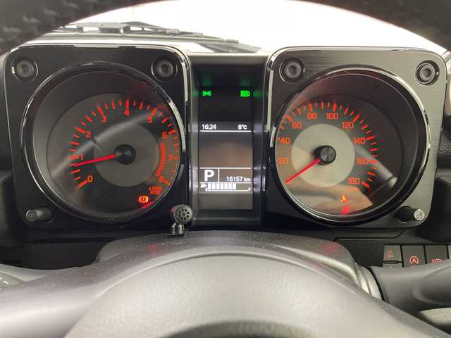 スズキ ジムニー シエラ JC 熊本県 2022(令4)年 1.7万km ピュアホワイトP 純正8型SDナビ/フルセグテレビ/CD/DVD/SD/Bluetooth/USB/バックカメラ/前ドライブレコーダー/クルーズコントロール/衝突軽減ブレーキ/レーンキープアシスト/スズキセーフティーサポート/ビルトインETC/革ハンドル/ハンドルリモコン/前席シートヒーター/アイドリングストップ/オートライト/フォグ/スマートキー/スペアキー/純正ラバーマット