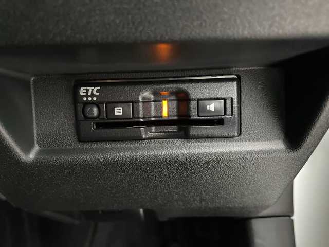 スズキ ジムニー シエラ JC 熊本県 2022(令4)年 1.7万km ピュアホワイトP 純正8型SDナビ/フルセグテレビ/CD/DVD/SD/Bluetooth/USB/バックカメラ/前ドライブレコーダー/クルーズコントロール/衝突軽減ブレーキ/レーンキープアシスト/スズキセーフティーサポート/ビルトインETC/革ハンドル/ハンドルリモコン/前席シートヒーター/アイドリングストップ/オートライト/フォグ/スマートキー/スペアキー/純正ラバーマット