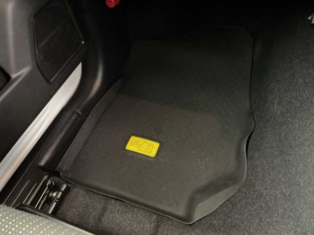 スズキ ジムニー シエラ JC 熊本県 2022(令4)年 1.7万km ピュアホワイトP 純正8型SDナビ/フルセグテレビ/CD/DVD/SD/Bluetooth/USB/バックカメラ/前ドライブレコーダー/クルーズコントロール/衝突軽減ブレーキ/レーンキープアシスト/スズキセーフティーサポート/ビルトインETC/革ハンドル/ハンドルリモコン/前席シートヒーター/アイドリングストップ/オートライト/フォグ/スマートキー/スペアキー/純正ラバーマット