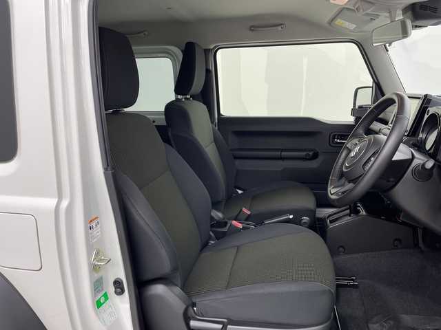 スズキ ジムニー シエラ JC 熊本県 2022(令4)年 1.7万km ピュアホワイトP 純正8型SDナビ/フルセグテレビ/CD/DVD/SD/Bluetooth/USB/バックカメラ/前ドライブレコーダー/クルーズコントロール/衝突軽減ブレーキ/レーンキープアシスト/スズキセーフティーサポート/ビルトインETC/革ハンドル/ハンドルリモコン/前席シートヒーター/アイドリングストップ/オートライト/フォグ/スマートキー/スペアキー/純正ラバーマット