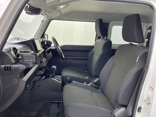 スズキ ジムニー シエラ JC 熊本県 2022(令4)年 1.7万km ピュアホワイトP 純正8型SDナビ/フルセグテレビ/CD/DVD/SD/Bluetooth/USB/バックカメラ/前ドライブレコーダー/クルーズコントロール/衝突軽減ブレーキ/レーンキープアシスト/スズキセーフティーサポート/ビルトインETC/革ハンドル/ハンドルリモコン/前席シートヒーター/アイドリングストップ/オートライト/フォグ/スマートキー/スペアキー/純正ラバーマット