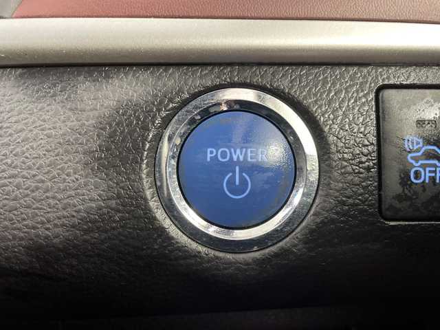 トヨタ ハリアー ハイブリッド プレミアム アドバンスドP 道央・札幌 2014(平26)年 2.8万km ブラック ・４WD/ハイブリッド/寒冷地仕様/・トヨタセーフティセンス/・プリクラッシュセーフティ/・純正メーカーナビ/・JBLサウンドシステム/・DVD.CD.SD.BT./・パノラミックビューモニター/・ムーンルーフ/・レーダークルーズコントロール/・フロントリップスポイラー/・パワーバックドア/・ハーフレザーシート/パワーシート/・LEDライト/オートハイビーム/・ウッドコンビハンドル/・キー一体型純正エンジンスターター/・スマートキーｘ２/・置くだけ充電