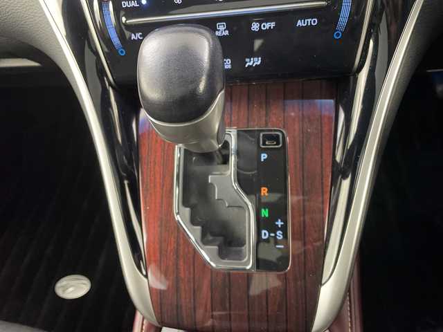 トヨタ ハリアー ハイブリッド プレミアム アドバンスドP 道央・札幌 2014(平26)年 2.8万km ブラック ・４WD/ハイブリッド/寒冷地仕様/・トヨタセーフティセンス/・プリクラッシュセーフティ/・純正メーカーナビ/・JBLサウンドシステム/・DVD.CD.SD.BT./・パノラミックビューモニター/・ムーンルーフ/・レーダークルーズコントロール/・フロントリップスポイラー/・パワーバックドア/・ハーフレザーシート/パワーシート/・LEDライト/オートハイビーム/・ウッドコンビハンドル/・キー一体型純正エンジンスターター/・スマートキーｘ２/・置くだけ充電