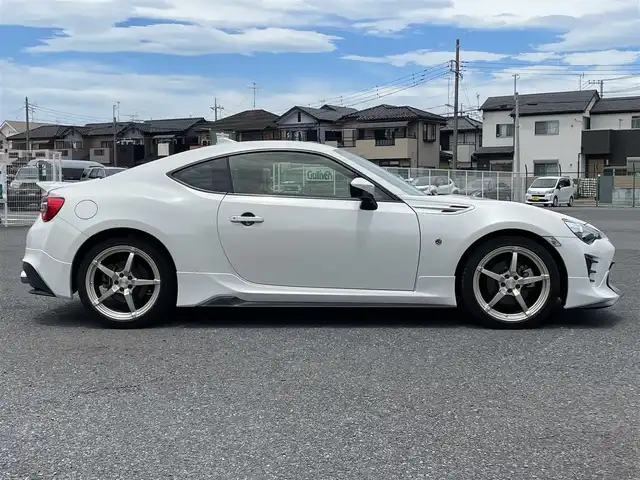 トヨタ ８６ GT 千葉県 2017(平29)年 2.6万km クリスタルホワイトパール ワンオーナー/TRDエアロ/TRDマフラー/TRD18インチAW/純正SDナビ/フルセグTV（NSZT-W66T）/バックカメラLEDヘッドライト/LEDフォグライト/保証書/取扱説明書/スペアキー