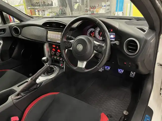トヨタ ８６ GT 千葉県 2017(平29)年 2.6万km クリスタルホワイトパール ワンオーナー/TRDエアロ/TRDマフラー/TRD18インチAW/純正SDナビ/フルセグTV（NSZT-W66T）/バックカメラLEDヘッドライト/LEDフォグライト/保証書/取扱説明書/スペアキー