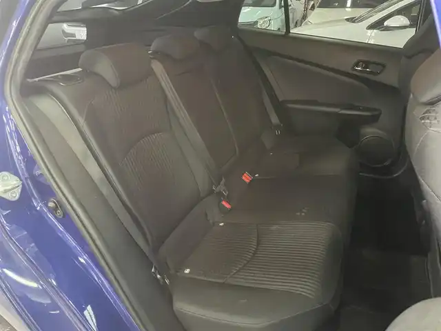 トヨタ プリウス S 兵庫県 2016(平28)年 13.5万km ダークブルーマイカM ・Bluetooth/・バックカメラ/・純正ナビ/・オートライト/・TV/・LEDヘッドライト
