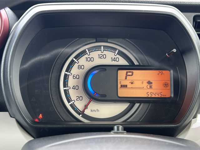 スズキ スペーシア HYBRID X 石川県 2018(平30)年 6万km ピュアホワイトP ・社外SDナビ(フルセグ・DVD・CD・FM・AM)/・両側パワースライドドア/・前席シートヒーター/・ベンチシート/・プッシュスタート/・４WD/・スペアキー(1本)/・コーナーセンサー(後ろのみ)/・サンシェード