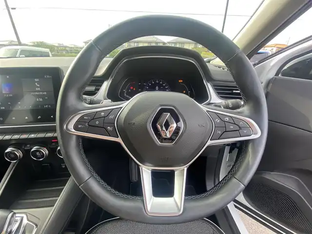 ルノー ルノー キャプチャー インテンス 福岡県 2022(令4)年 1.8万km パール ・アダプティブクルーズコントロール/・純正HDDナビ/USB/AppleCarPlay/・全方位カメラ/・ハーフレザーシート/シートヒーター/・社外前後ドライブレコーダー/・ETC/・純正18AW/・プッシュスタート/・アイドリングストップ/・スマートキー/・レーンキープアシスト/・オートライト/・LEDライト