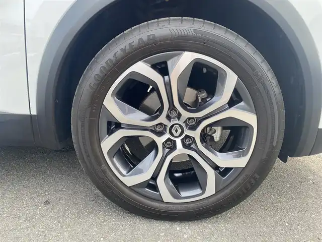 ルノー ルノー キャプチャー インテンス 福岡県 2022(令4)年 1.8万km パール ・アダプティブクルーズコントロール/・純正HDDナビ/USB/AppleCarPlay/・全方位カメラ/・ハーフレザーシート/シートヒーター/・社外前後ドライブレコーダー/・ETC/・純正18AW/・プッシュスタート/・アイドリングストップ/・スマートキー/・レーンキープアシスト/・オートライト/・LEDライト