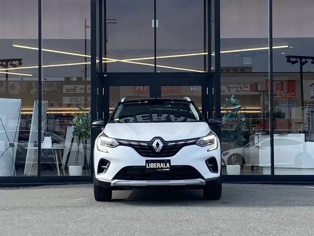 ルノー ルノー キャプチャー インテンス 福岡県 2022(令4)年 1.8万km パール ・アダプティブクルーズコントロール/・純正HDDナビ/USB/AppleCarPlay/・全方位カメラ/・ハーフレザーシート/シートヒーター/・社外前後ドライブレコーダー/・ETC/・純正18AW/・プッシュスタート/・アイドリングストップ/・スマートキー/・レーンキープアシスト/・オートライト/・LEDライト