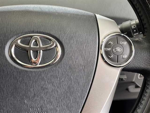 トヨタ プリウス S 愛知県 2013(平25)年 13.9万km ホワイトパールクリスタルシャイン (株)IDOMが運営する【じしゃロン名古屋鳴海店】の自社ローン専用車両になりますこちらは現金またはオートローンご利用時の価格です。自社ローンご希望の方は別途その旨お申付け下さい/純正ナビ/（CD/DVD/フルセグ/Bluetooth/HDD）/横滑り防止装置/オートエアコン/オールオートパワーウインドウ/バックカメラ/ETC/ドライブレコーダー/スペアキー/HIDヘッドランプ/フォグランプ