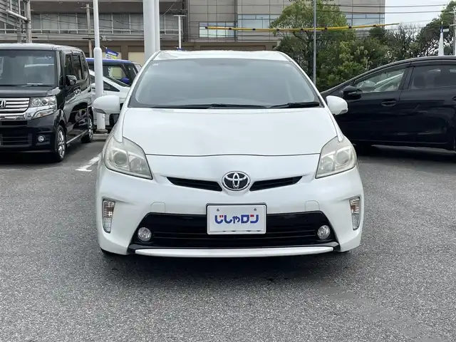 トヨタ プリウス S 愛知県 2013(平25)年 13.9万km ホワイトパールクリスタルシャイン (株)IDOMが運営する【じしゃロン名古屋鳴海店】の自社ローン専用車両になりますこちらは現金またはオートローンご利用時の価格です。自社ローンご希望の方は別途その旨お申付け下さい/純正ナビ/（CD/DVD/フルセグ/Bluetooth/HDD）/横滑り防止装置/オートエアコン/オールオートパワーウインドウ/バックカメラ/ETC/ドライブレコーダー/スペアキー/HIDヘッドランプ/フォグランプ