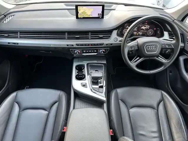 アウディ Ｑ７ 3．0TFSI クワトロ 島根県 2017(平29)年 6.8万km グレイシアホワイトメタリック 純正ナビ/CD/DVD/DTV/Bluetooth/バックカメラ/黒革シート/パワーシート/メモリーシート /シートヒーター /レーダークルーズコントロール/パワーバックドア /AW付きサマータイヤ積み込み/LEDオートライト/バーチャルコックピック/ビルトインETC