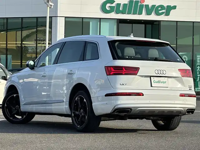 アウディ Ｑ７ 3．0TFSI クワトロ 島根県 2017(平29)年 6.8万km グレイシアホワイトメタリック 純正ナビ/CD/DVD/DTV/Bluetooth/バックカメラ/黒革シート/パワーシート/メモリーシート /シートヒーター /レーダークルーズコントロール/パワーバックドア /AW付きサマータイヤ積み込み/LEDオートライト/バーチャルコックピック/ビルトインETC