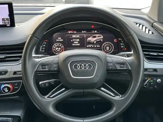 アウディ Ｑ７ 3．0TFSI クワトロ 島根県 2017(平29)年 6.8万km グレイシアホワイトメタリック 純正ナビ/CD/DVD/DTV/Bluetooth/バックカメラ/黒革シート/パワーシート/メモリーシート /シートヒーター /レーダークルーズコントロール/パワーバックドア /AW付きサマータイヤ積み込み/LEDオートライト/バーチャルコックピック/ビルトインETC