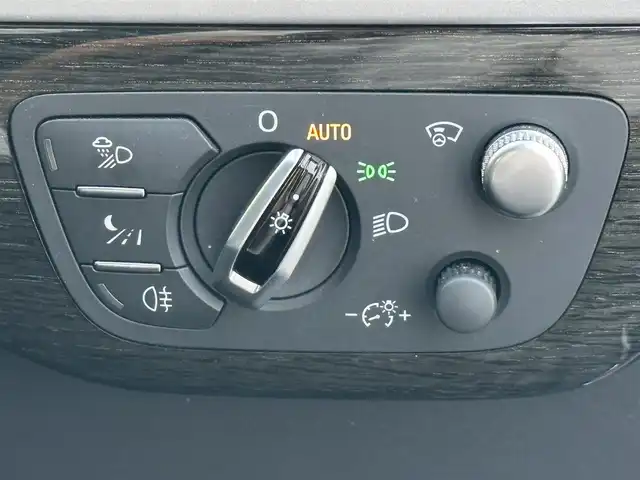 アウディ Ｑ７ 3．0TFSI クワトロ 島根県 2017(平29)年 6.8万km グレイシアホワイトメタリック 純正ナビ/CD/DVD/DTV/Bluetooth/バックカメラ/黒革シート/パワーシート/メモリーシート /シートヒーター /レーダークルーズコントロール/パワーバックドア /AW付きサマータイヤ積み込み/LEDオートライト/バーチャルコックピック/ビルトインETC