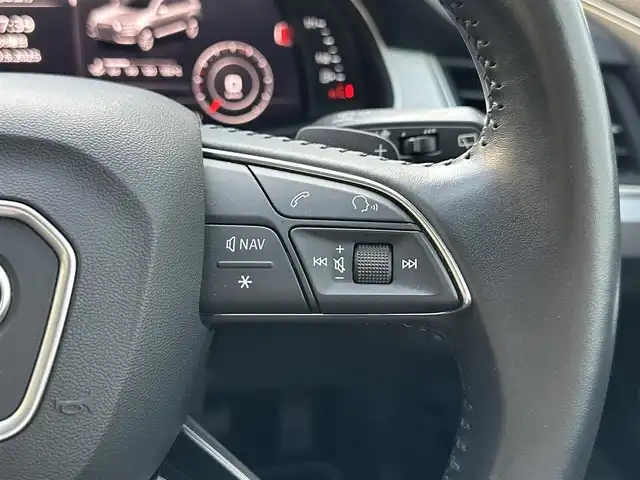 アウディ Ｑ７ 3．0TFSI クワトロ 島根県 2017(平29)年 6.8万km グレイシアホワイトメタリック 純正ナビ/CD/DVD/DTV/Bluetooth/バックカメラ/黒革シート/パワーシート/メモリーシート /シートヒーター /レーダークルーズコントロール/パワーバックドア /AW付きサマータイヤ積み込み/LEDオートライト/バーチャルコックピック/ビルトインETC