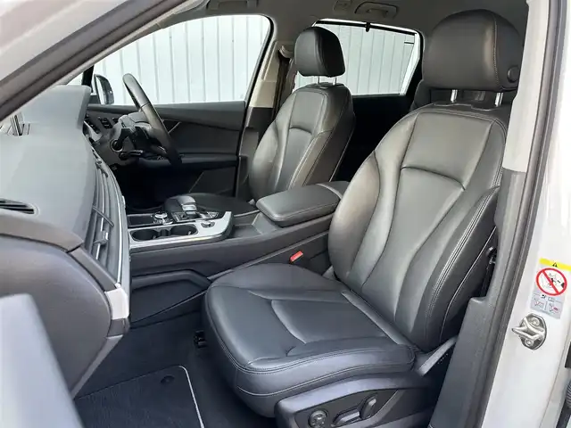 アウディ Ｑ７ 3．0TFSI クワトロ 島根県 2017(平29)年 6.8万km グレイシアホワイトメタリック 純正ナビ/CD/DVD/DTV/Bluetooth/バックカメラ/黒革シート/パワーシート/メモリーシート /シートヒーター /レーダークルーズコントロール/パワーバックドア /AW付きサマータイヤ積み込み/LEDオートライト/バーチャルコックピック/ビルトインETC